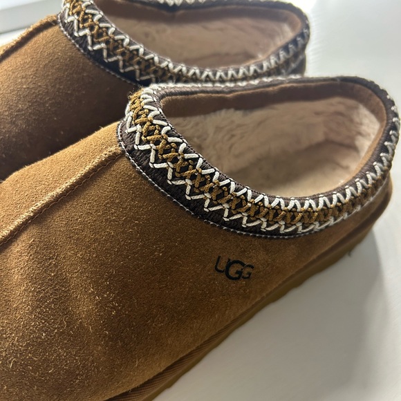 Taz Ugg slippers - Picture 2 of 4